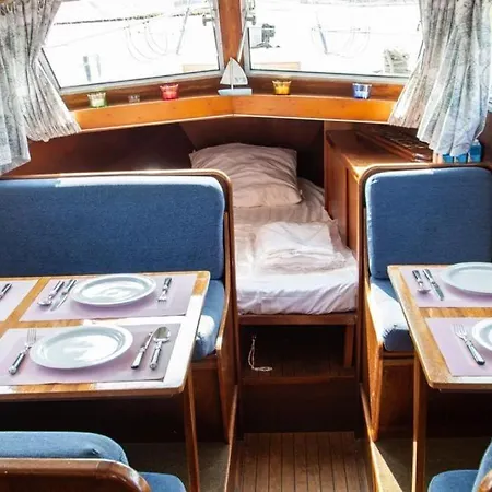 Apartment Bruzer Boat 4-6p Boco Living Marina Rotterdam